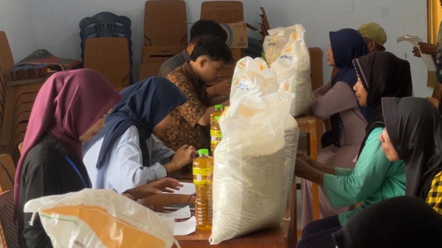 Pendistribusian Bantuan Pangan Oktober - November di Kalurahan Sendangsari